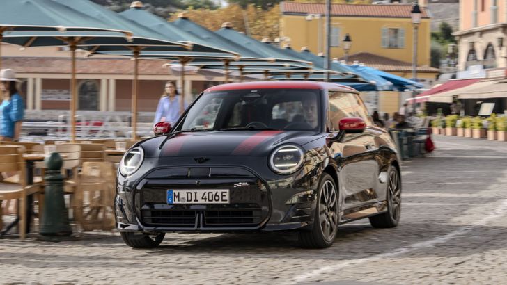 MINI Cooper SE John Cooper Works