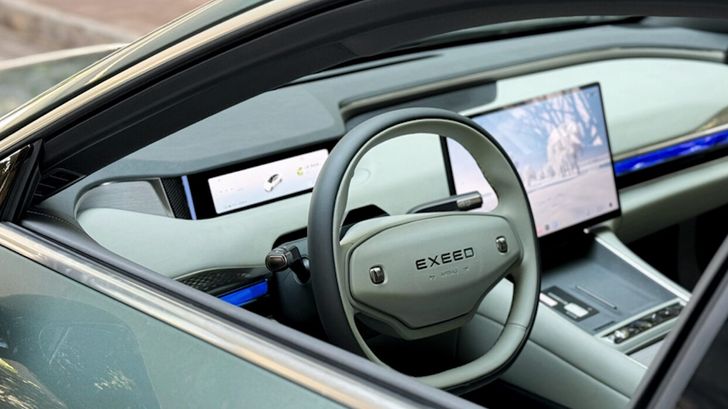 Интерьер Exlantix ES