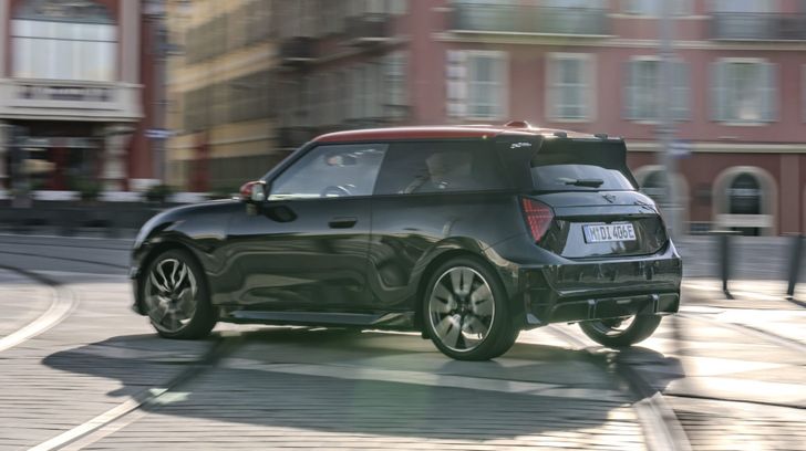 MINI Cooper SE John Cooper Works