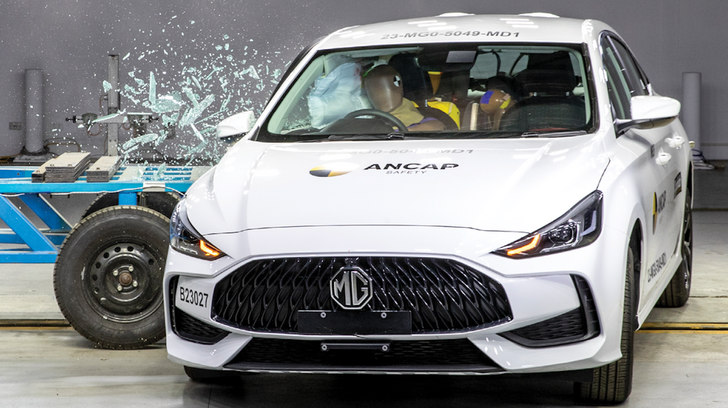 Краш-тест MG 5