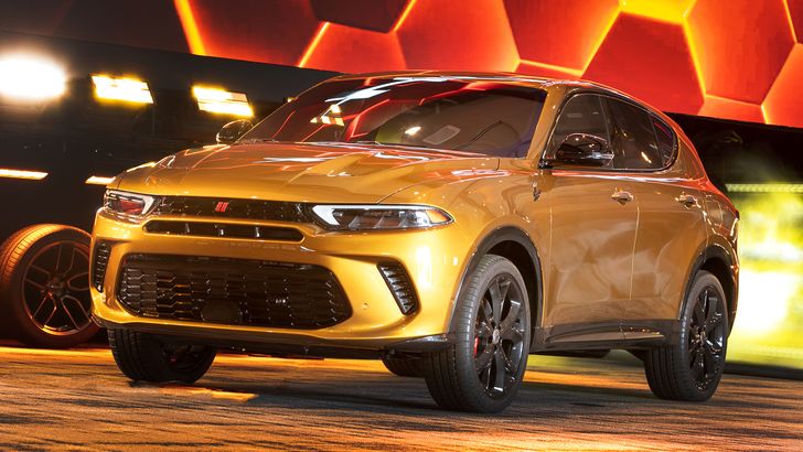В России выставили на продажу новый кроссовер Dodge Hornet. Сколько он стоит