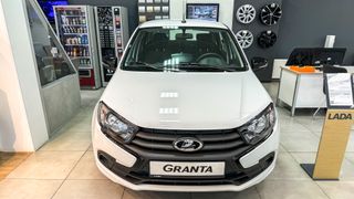 LADA Granta в автосалоне