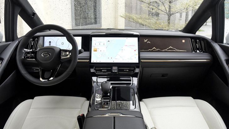 Интерьер GAC M8