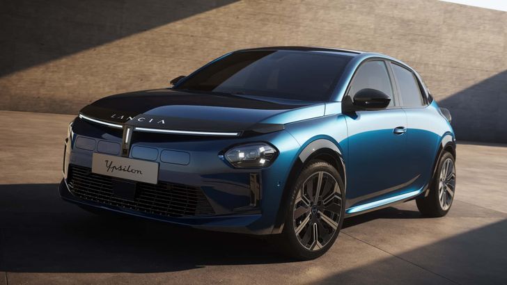 Представлен Lancia Ypsilon. Первый электрокар итальянского бренда