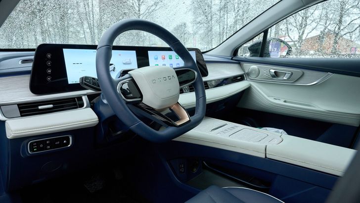 Интерьер Omoda E5