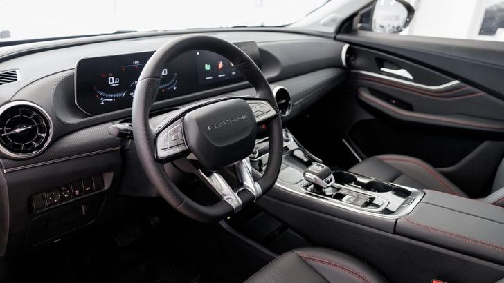 Интерьер Forthing T5 Evo