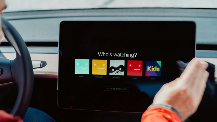 Сенсорный дисплей в автомобиле