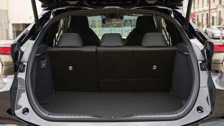 Toyota C-HR Plug-in Hybrid 220