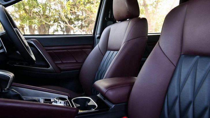 Интерьер Mitsubishi Pajero Sport
