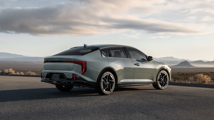 Kia K4