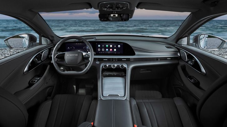 Интерьер Exeed TXL