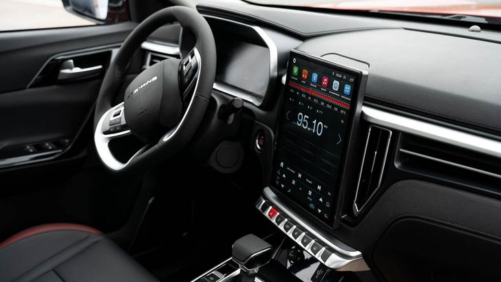 Интерьер Forthing T5