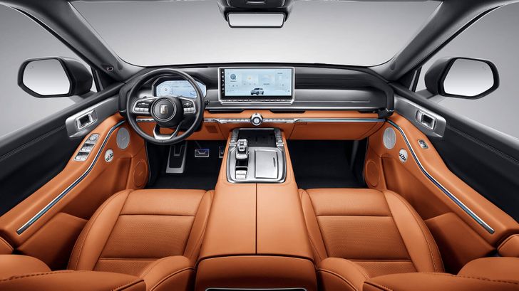 Интерьер Tank 700