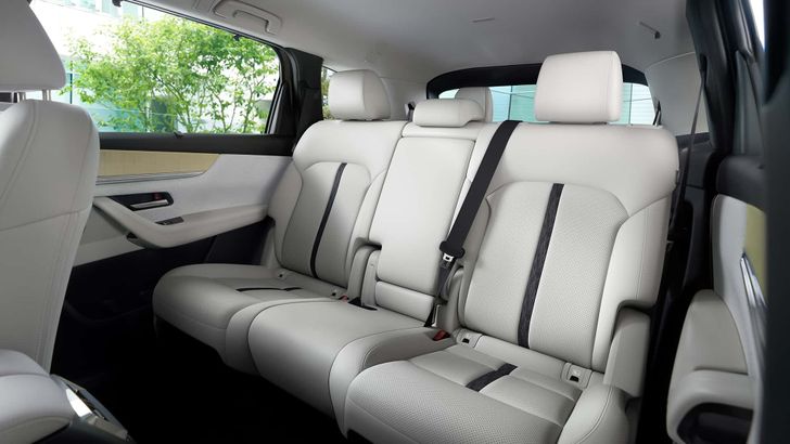 Интерьер Mazda CX-80