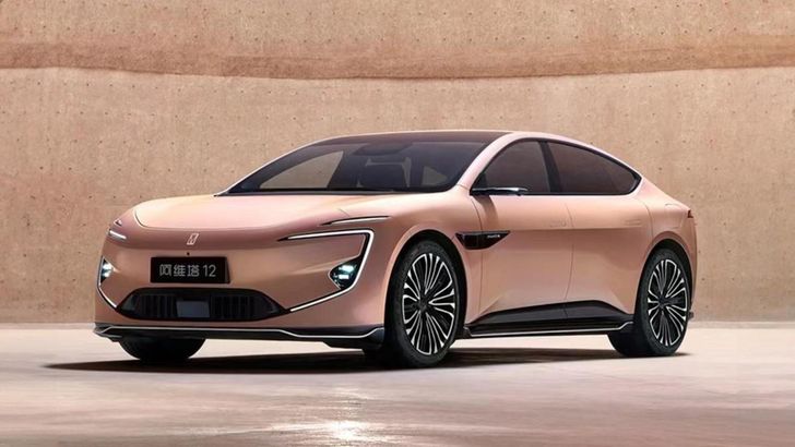 Обновленный Avatr 12