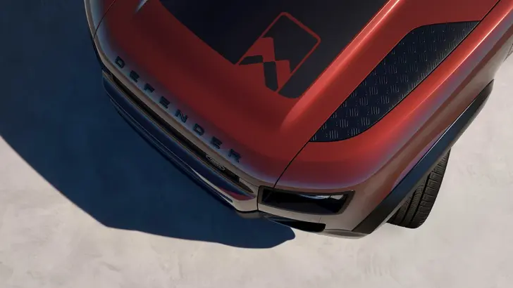 Land Rover Defender 2024 года