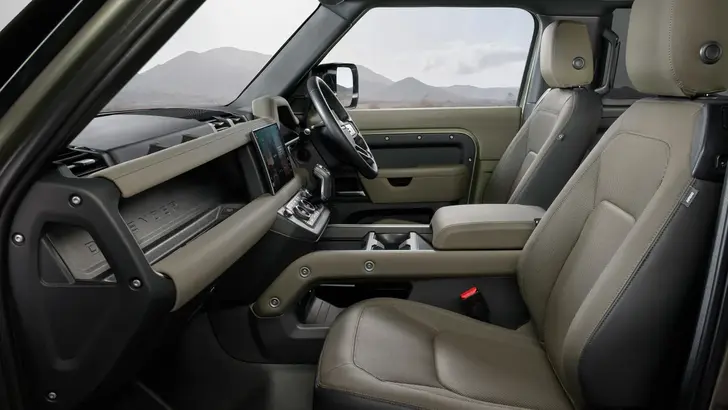 Land Rover Defender 2024 года