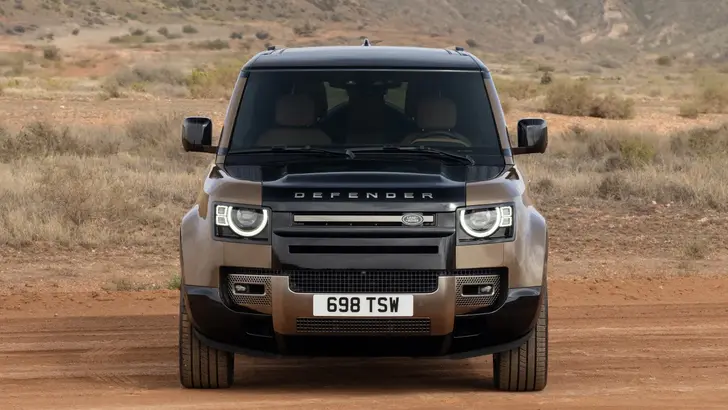Land Rover Defender 2024 года