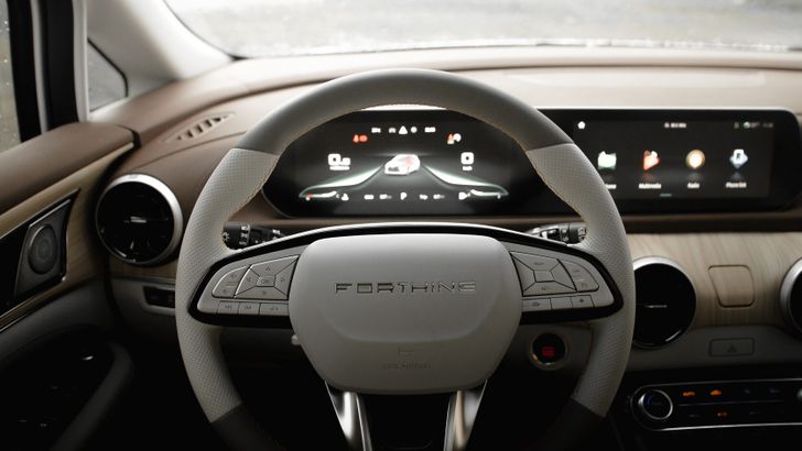 Интерьер Forthing Yacht