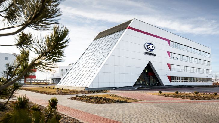 В России будут продавать дешевый седан белорусской сборки. Сколько он может стоить