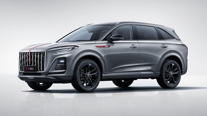 В России появился новый компактный кроссовер премиум-класса. Сколько он стоит