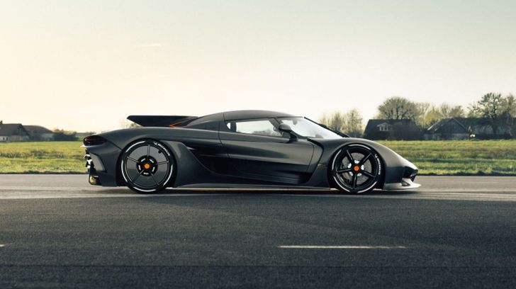 Самый быстрый серийный автомобиль мира побил еще один рекорд скорости
