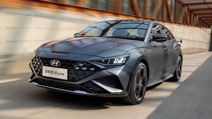 В Россию привезли мощный и недорогой седан Hyundai, о котором не знали россияне. Сколько он стоит