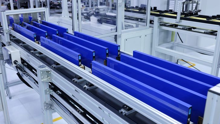 Geely представила новые высокотехнологичные батареи для электромобилей