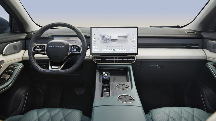 Интерьер Soueast S09