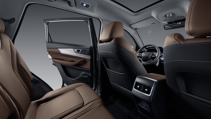 Интерьер XCite X-Cross 8