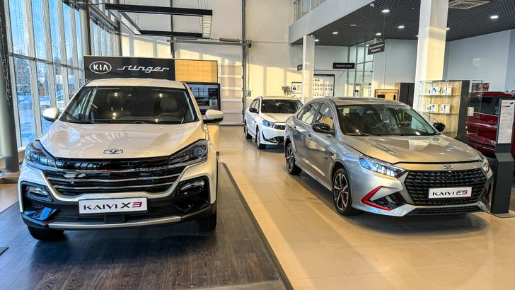 Цена нового автомобиля в России опустилась ниже важной психологической отметки