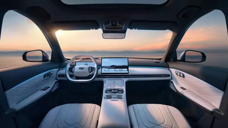 Интерьер Geely Galaxy Starship 7