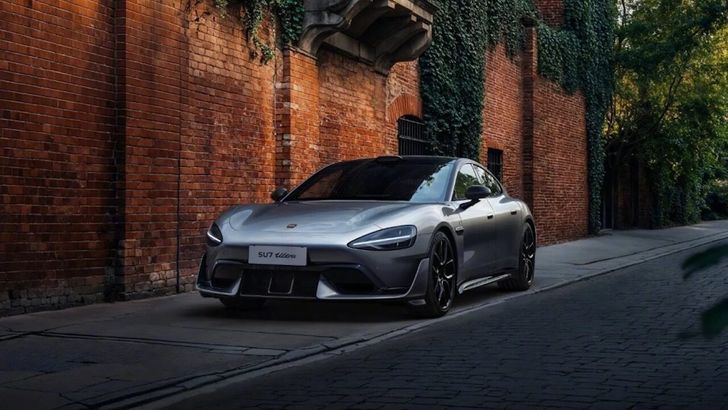 Электрический гиперкар Xiaomi показали в новом цвете. Официальные фотографии автомобиля