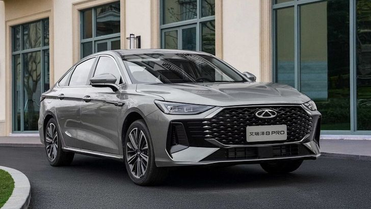 Начались продажи нового седана Chery, который ждут в России. Известны цены