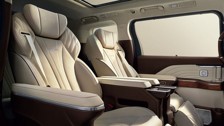 Интерьер Hongqi HQ9