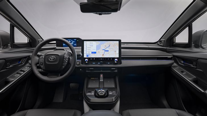 Toyota bZ4X 2025 года