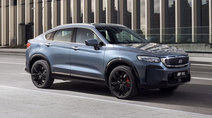 Кроссовер-клон Geely Tugella подешевел в России второй раз за месяц. Названы актуальные цены