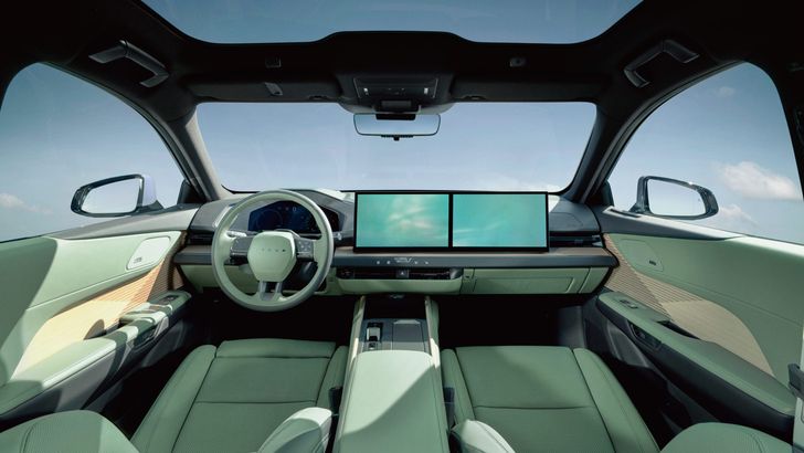 Интерьер Lexus ES