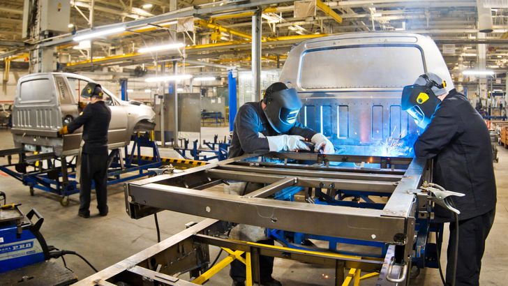 Производство автомобилей LADA