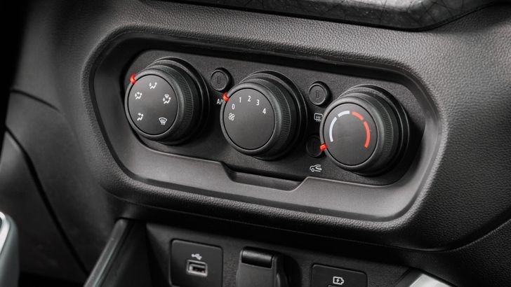 Интерьер LADA Iskra