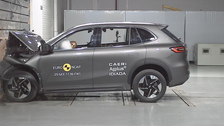 Краш-тест Geely EX5