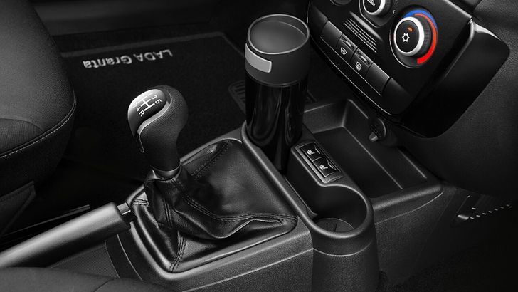 Интерьер LADA Granta