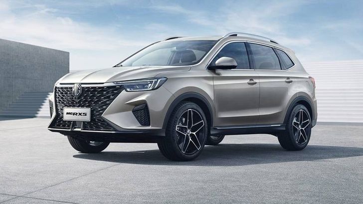 В России официально появился новый кроссовер класса Volkswagen Tiguan и Toyota RAV4