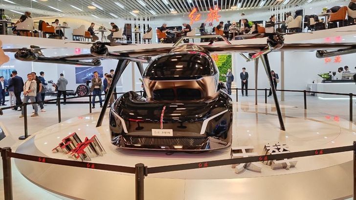 Представлен настоящий летающий автомобиль, умеющий вертикально взлетать и садиться