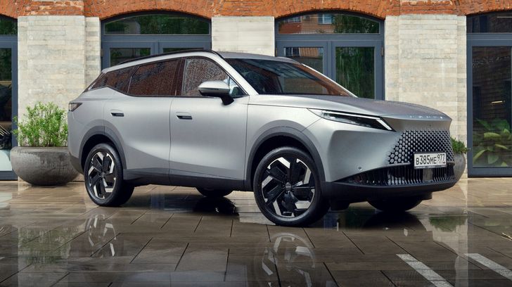 В России начались продажи самого современного и технологичного кроссовера Omoda. Известны цены