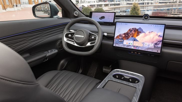 Интерьер Exlantix ET