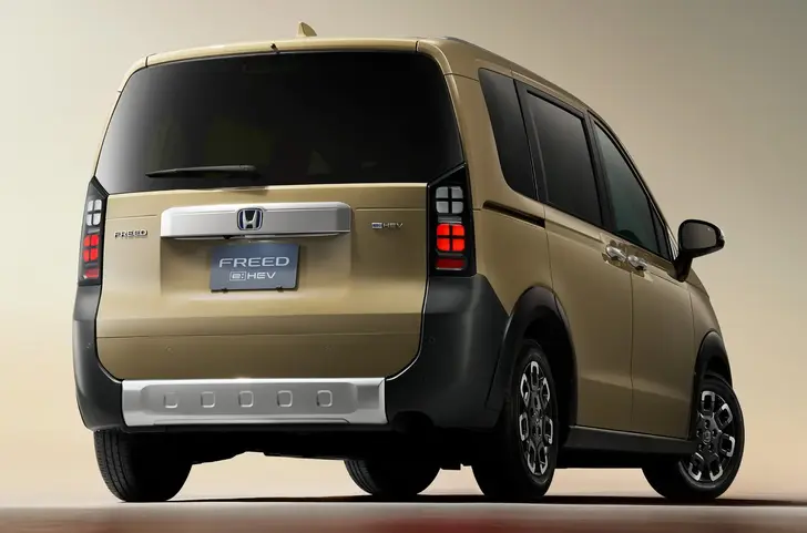 Honda Freed Crosstar