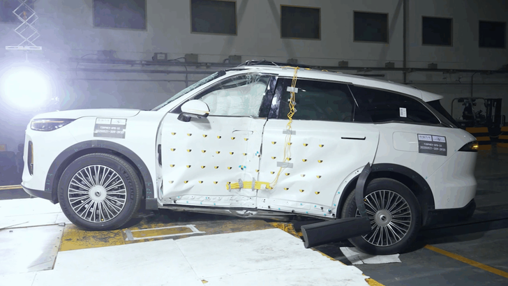 Лучший кроссовер Chery разбили в краш-тесте. Что получилось