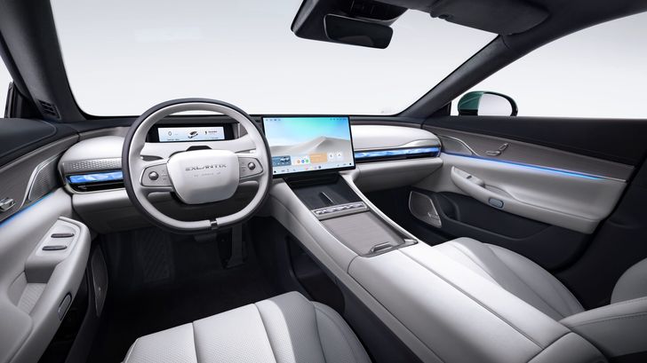 Интерьер Exlantix ES