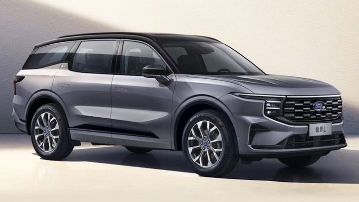 В России появился новый семиместный кроссовер с мощным двигателем. Сколько он стоит